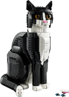 Fig 1. Purr-fectly assembled: A Lego tuxedo cat ready for a black-tie affair!